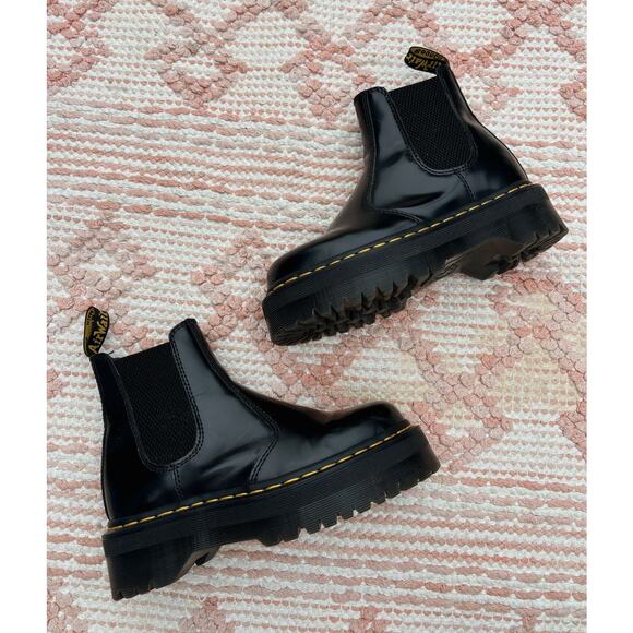 Black Dr. Martens 2976 Quad Platform Chelsea Boot 6 - Picture 1 of 9